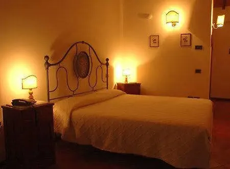 Montecorneo Aparthotel 2*